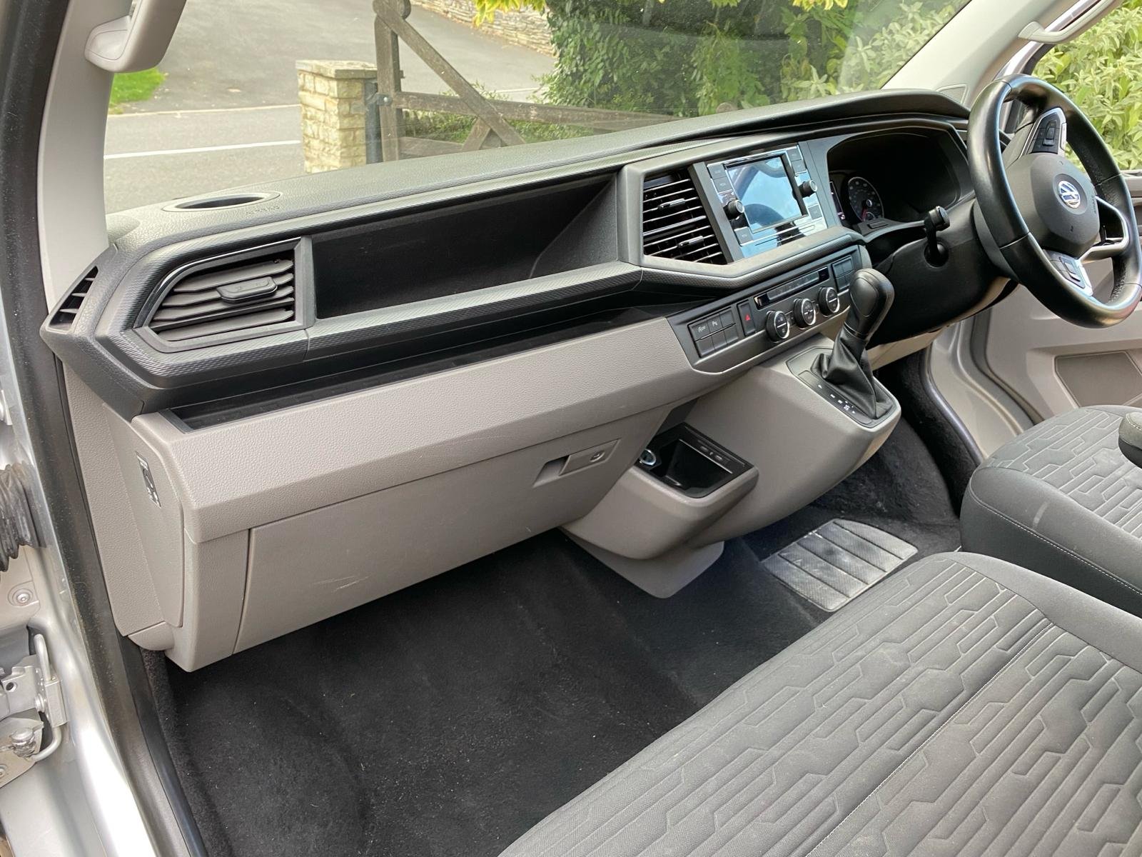 Volkswagen Transporter Shuttle 9 Seater