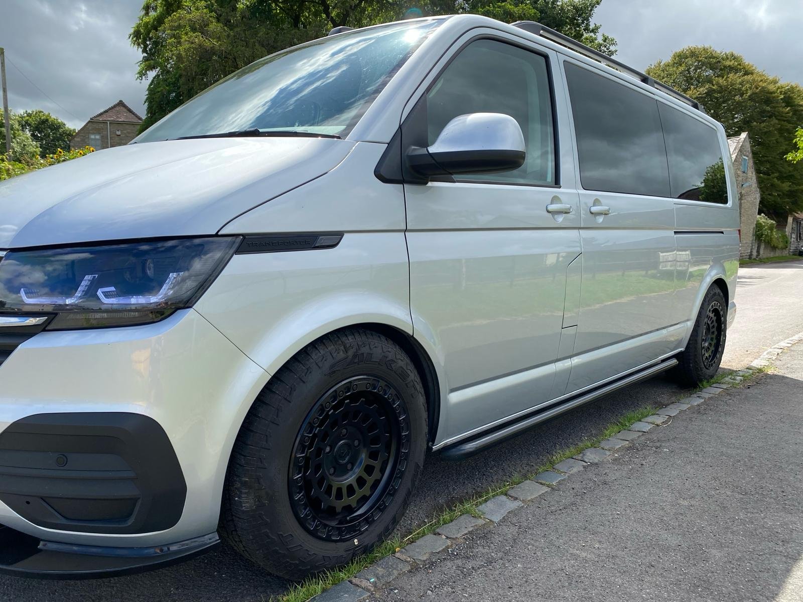 Volkswagen Transporter Shuttle 9 Seater
