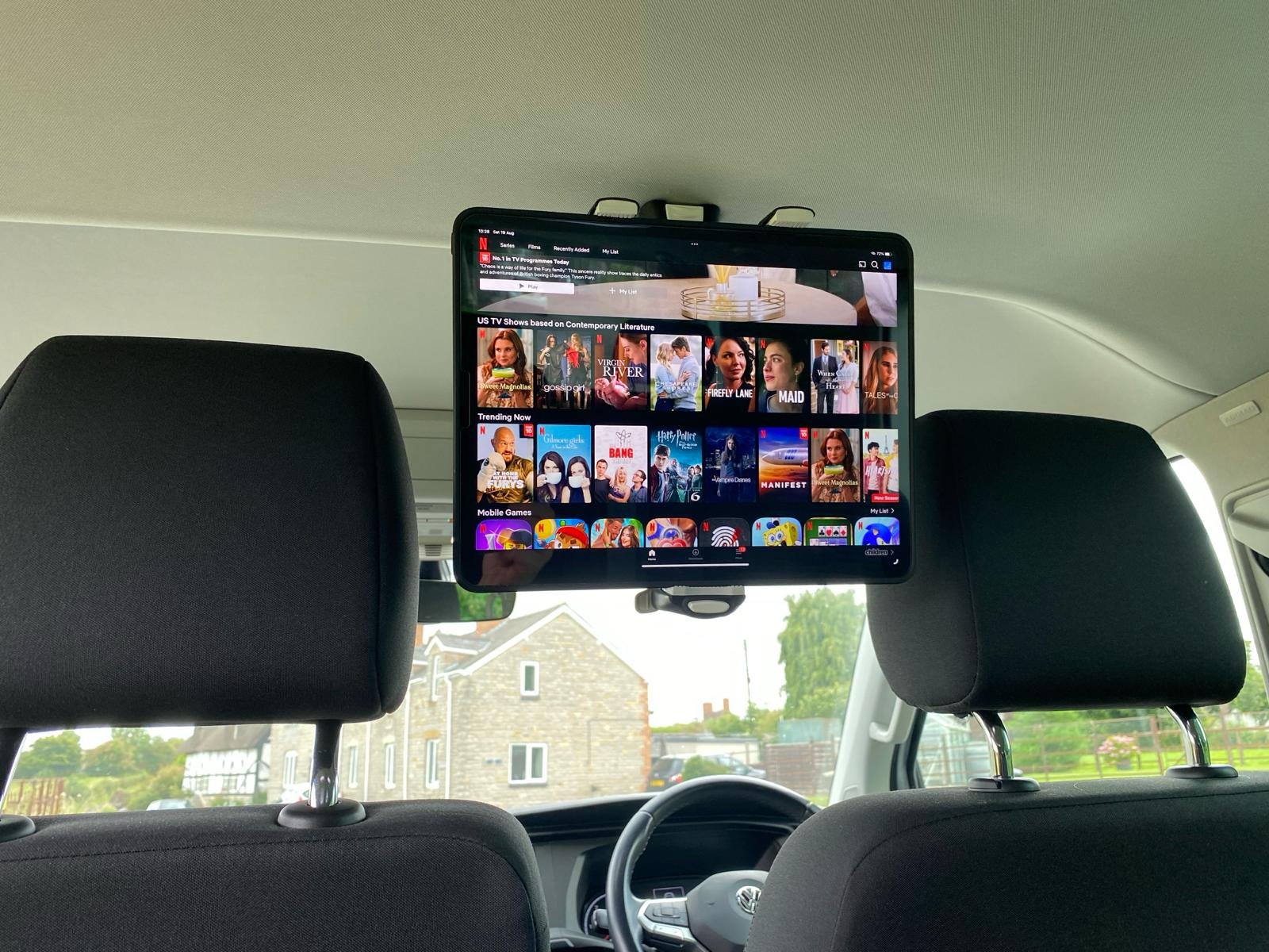 Volkswagen Transporter Shuttle 9 Seater