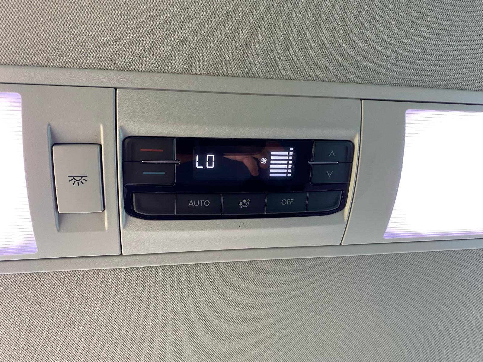 Volkswagen Transporter Shuttle 9 Seater