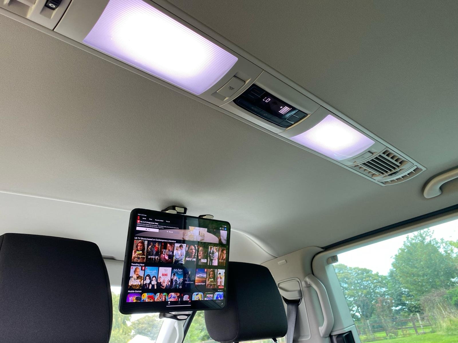 Volkswagen Transporter Shuttle 9 Seater