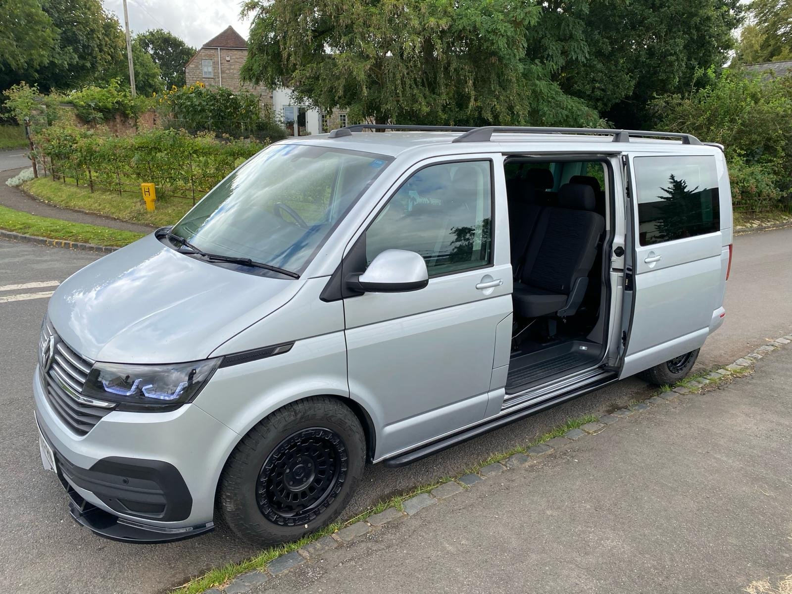 Volkswagen Transporter Shuttle 9 Seater